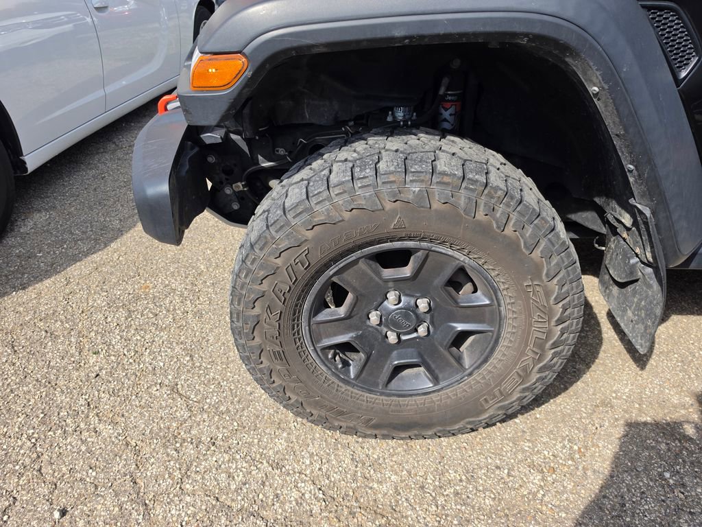 Used 2023 Jeep Gladiator Mojave w/ Cold Weather Group image 3