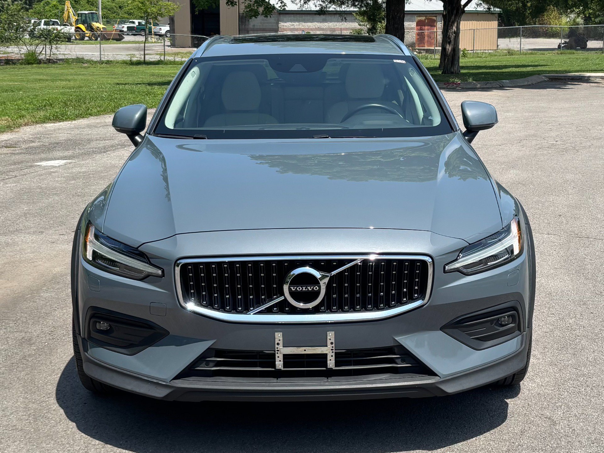 Used 2022 Volvo V60 T5 Cross Country AWD/4WD image 6
