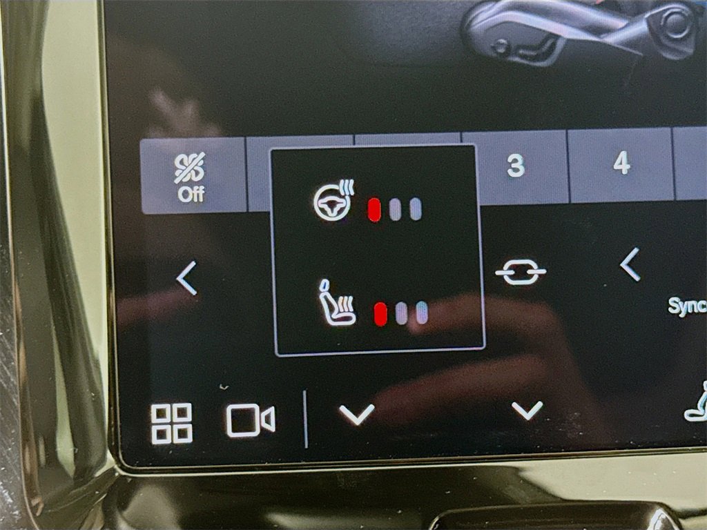 Used 2025 Volvo XC60 B5 Core w/ Protection Package Premier image 20