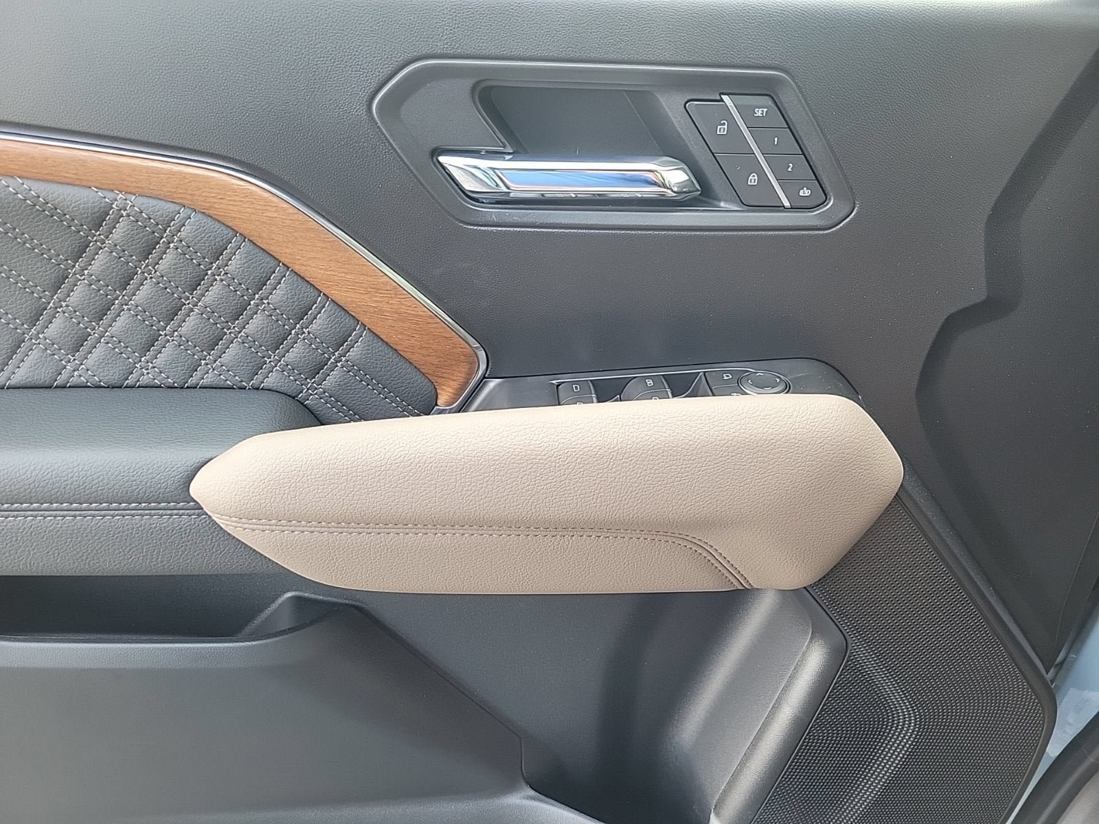 New 2026 GMC Canyon Denali AWD/4WD image 16