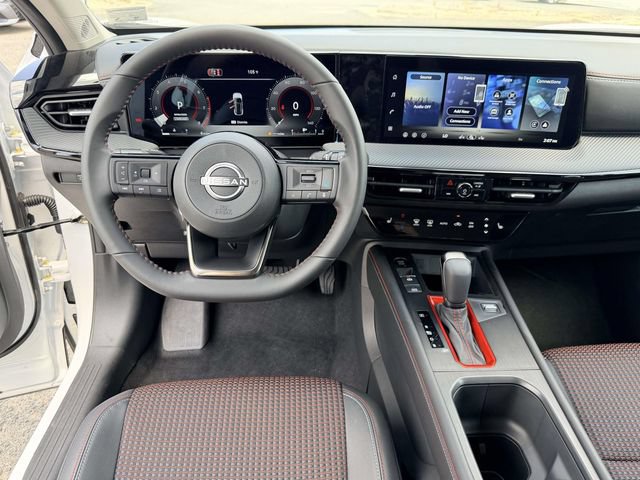 New 2026 Nissan Kicks SR w/ Interior Electronics Package FWD image 17