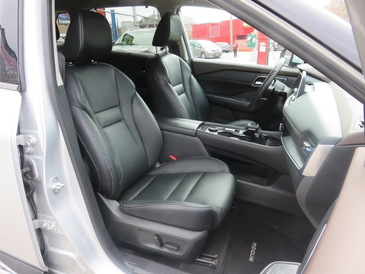 Used 2021 Nissan Rogue SL image 11