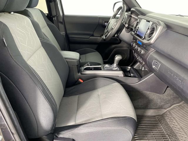 Used 2022 Toyota Tacoma TRD Sport w/ Technology Package image 10