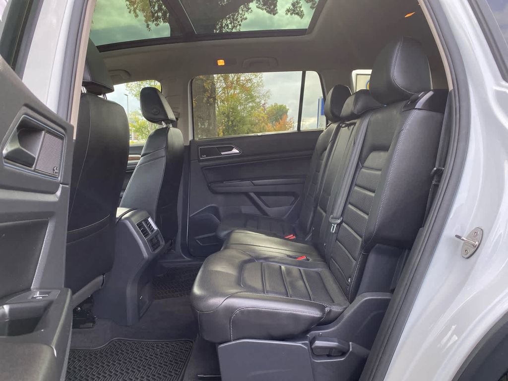 Used 2018 Volkswagen Atlas SEL Premium image 12