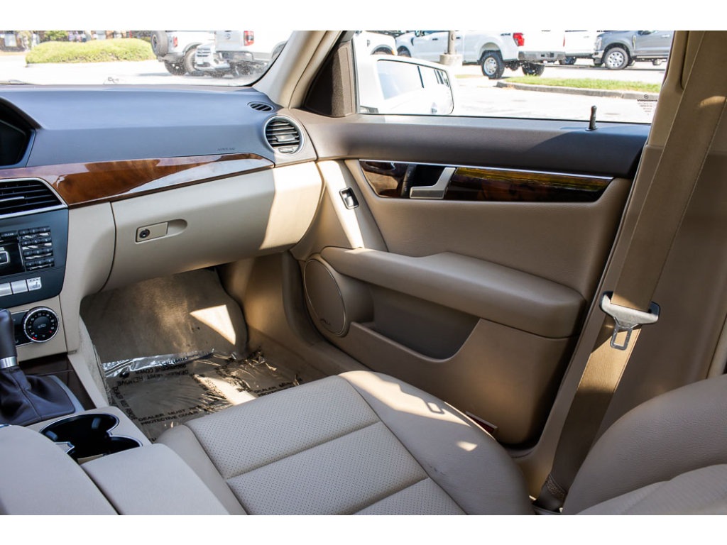 Used 2013 Mercedes-Benz C 250 Sedan image 14