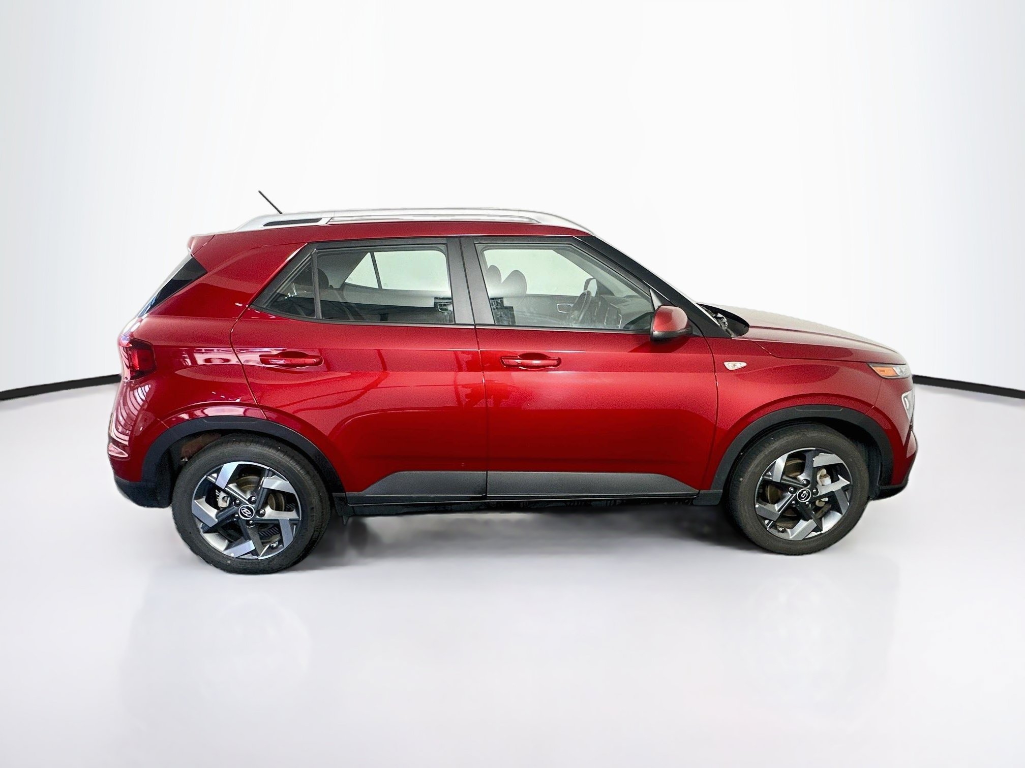 Used 2025 Hyundai Venue SEL FWD image 10