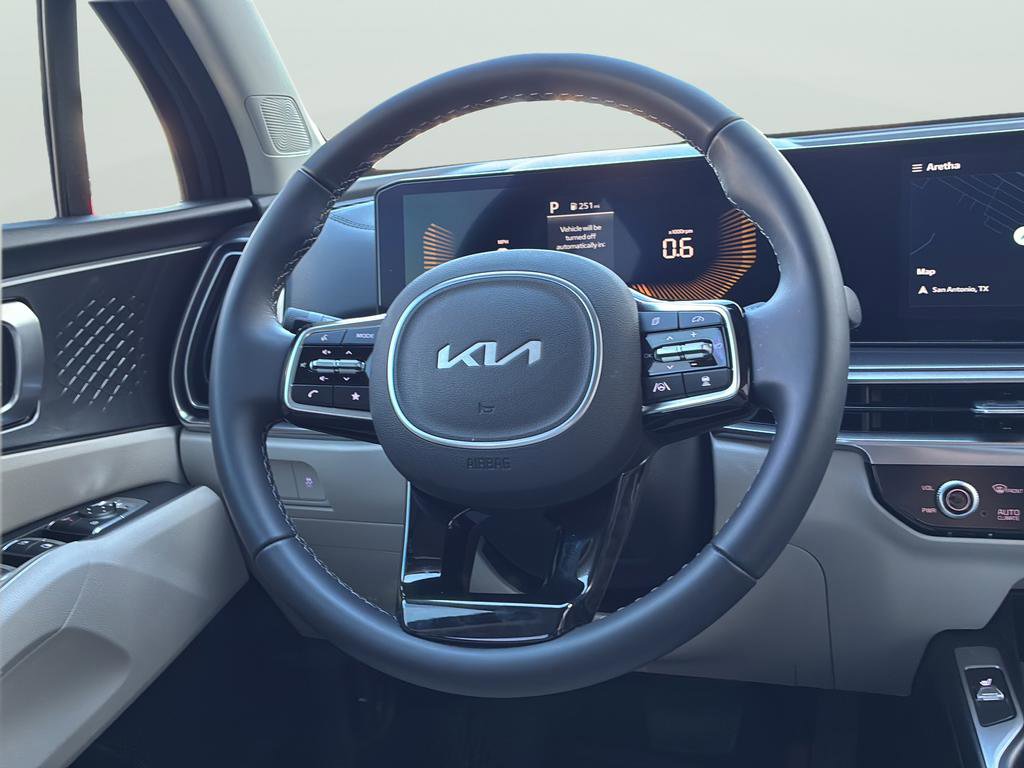 Certified 2025 Kia Sorento S w/ Panoramic Sunroof Package image 19