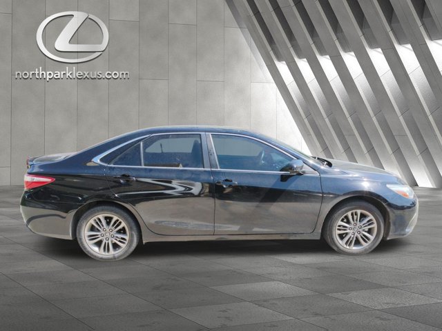 Used 2017 Toyota Camry SE FWD image 4