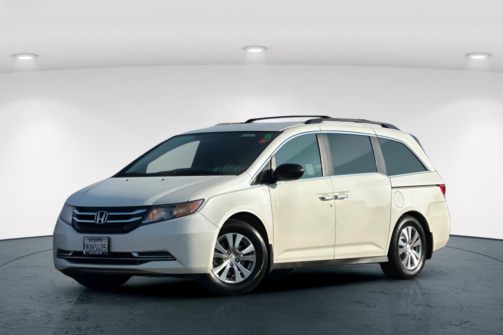 Used 2016 Honda Odyssey SE image 2