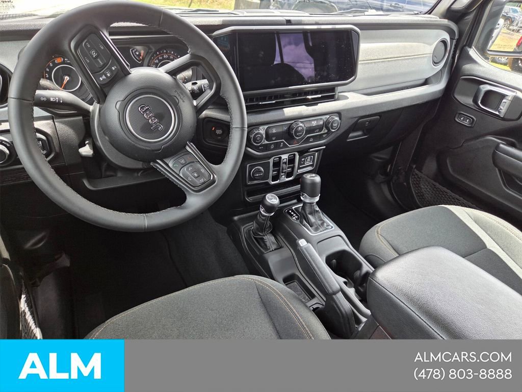 Used 2025 Jeep Wrangler Unlimited Sport AWD/4WD image 7