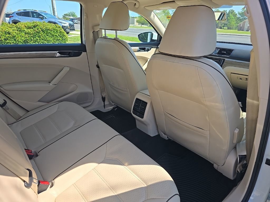 Used 2017 Volkswagen Passat 1.8T SE image 25