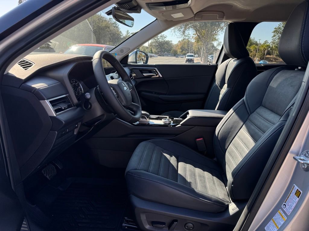 New 2026 Mitsubishi Outlander SE AWD/4WD image 14