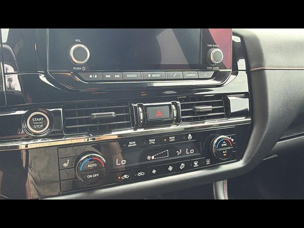 Used 2023 Nissan Pathfinder SV AWD/4WD image 19