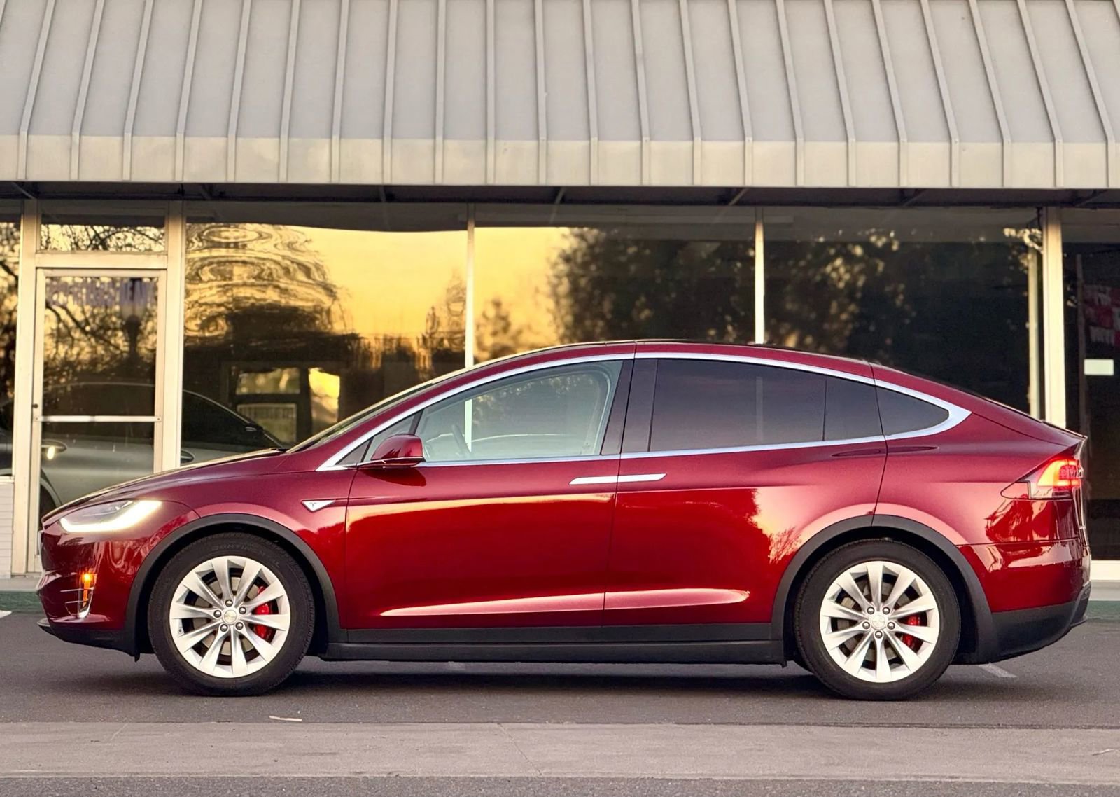 Used 2016 Tesla Model X Performance image 6