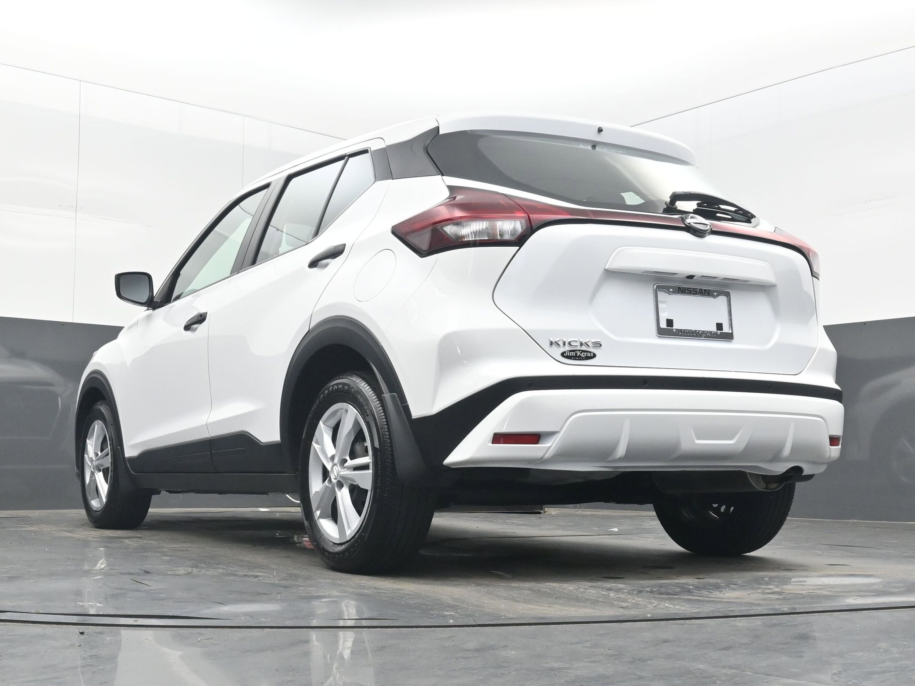 Certified 2025 Nissan Kicks Play S image 26