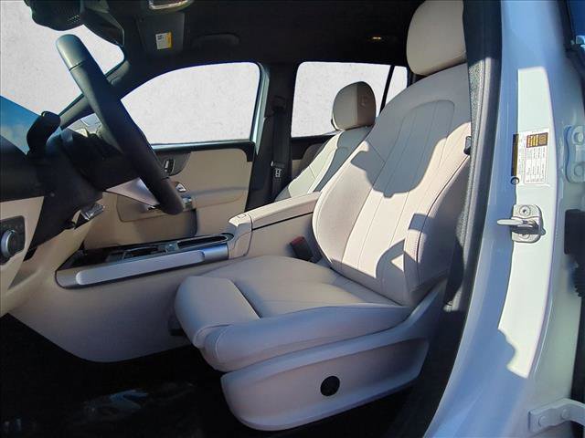 Certified 2025 Mercedes-Benz GLB 250 4MATIC image 11