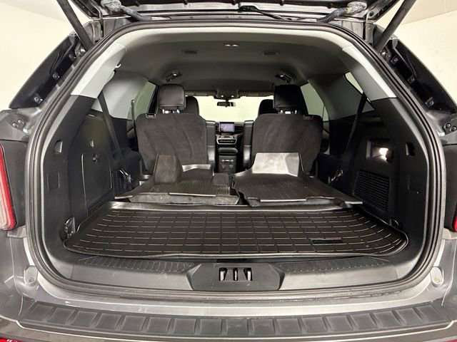Used 2022 Ford Explorer XLT w/ Equipment Group 202A image 25