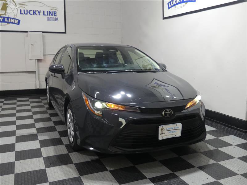 Used 2023 Toyota Corolla LE w/ Carpet Mat Package (TMS) image 5