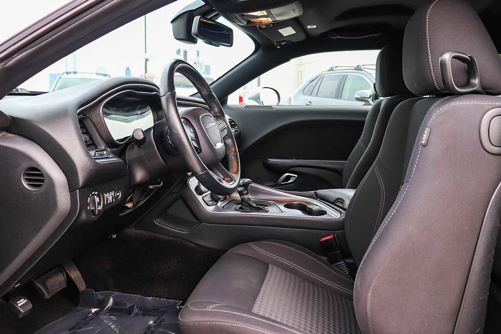 Used 2017 Dodge Challenger SXT w/ Blacktop Package image 25