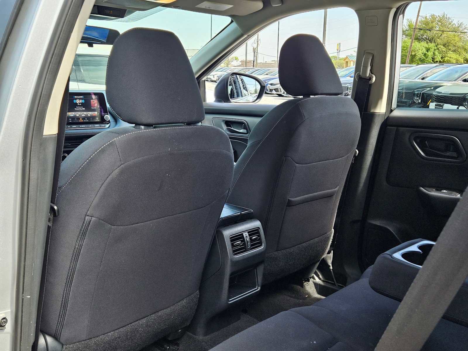 Used 2024 Nissan Rogue S image 18