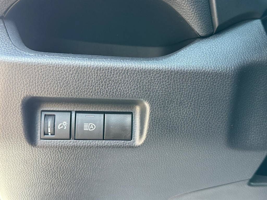 Used 2024 Toyota RAV4 XLE FWD image 22