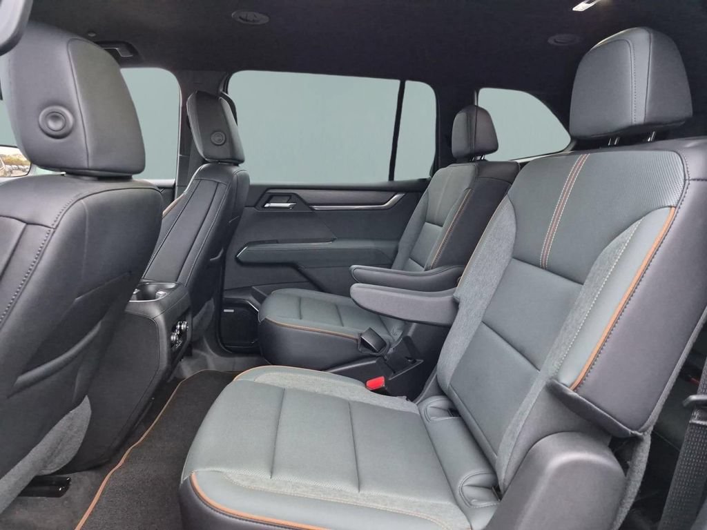 Used 2025 GMC Acadia AT4 AWD/4WD image 25