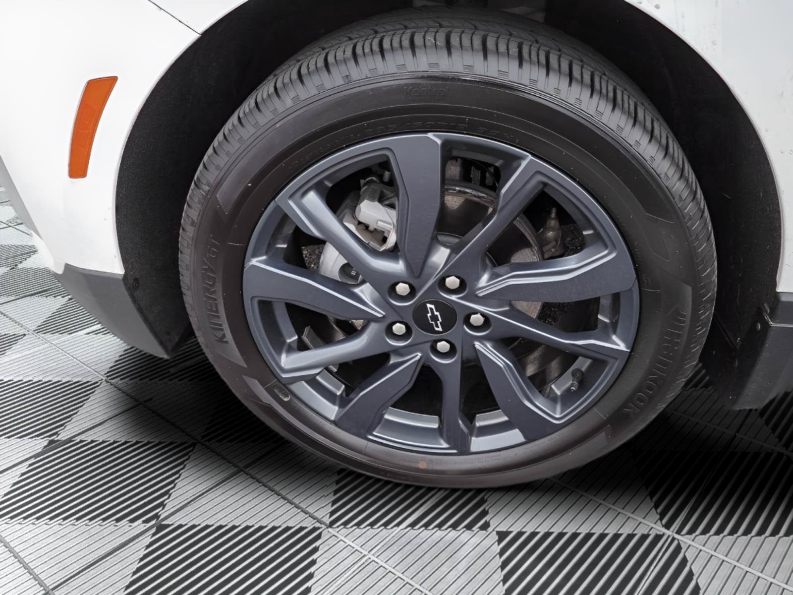 Used 2024 Chevrolet Equinox RS w/ LPO, Floor Liner Package FWD image 34