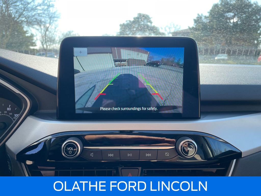 Used 2022 Ford Escape SE w/ SE Sport Appearance Package image 15