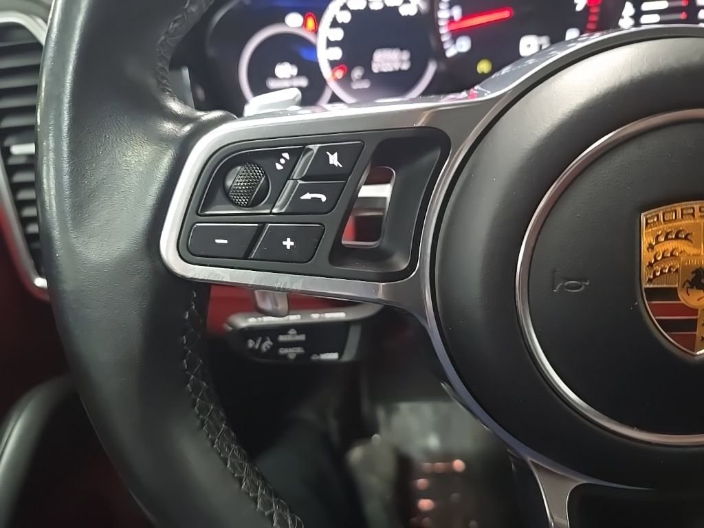 Used 2022 Porsche Cayenne Platinum Edition image 20