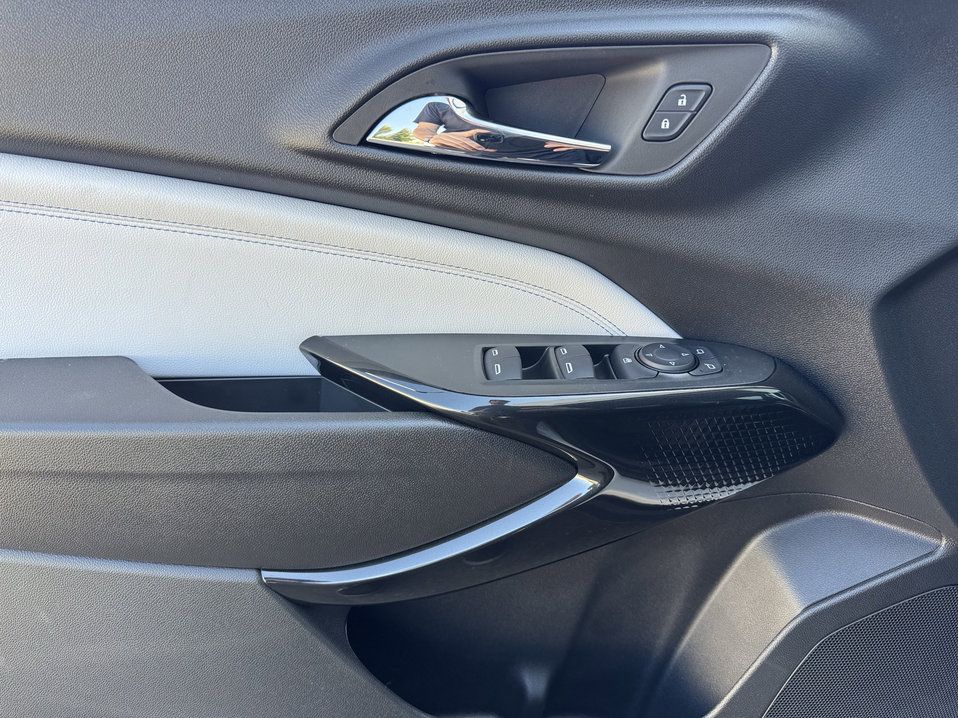 New 2026 Chevrolet Trax LT FWD image 10