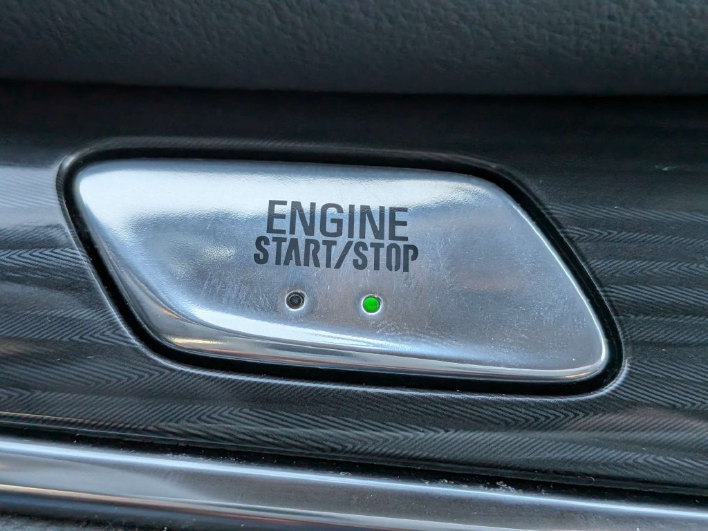 Used 2024 Buick Enclave Essence w/ Experience Buick Package FWD image 32