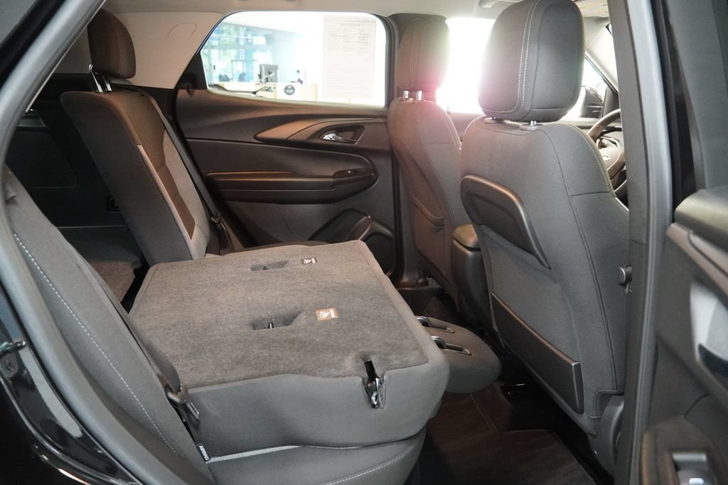 Used 2023 Chevrolet TrailBlazer LT w/ Convenience Package FWD image 30