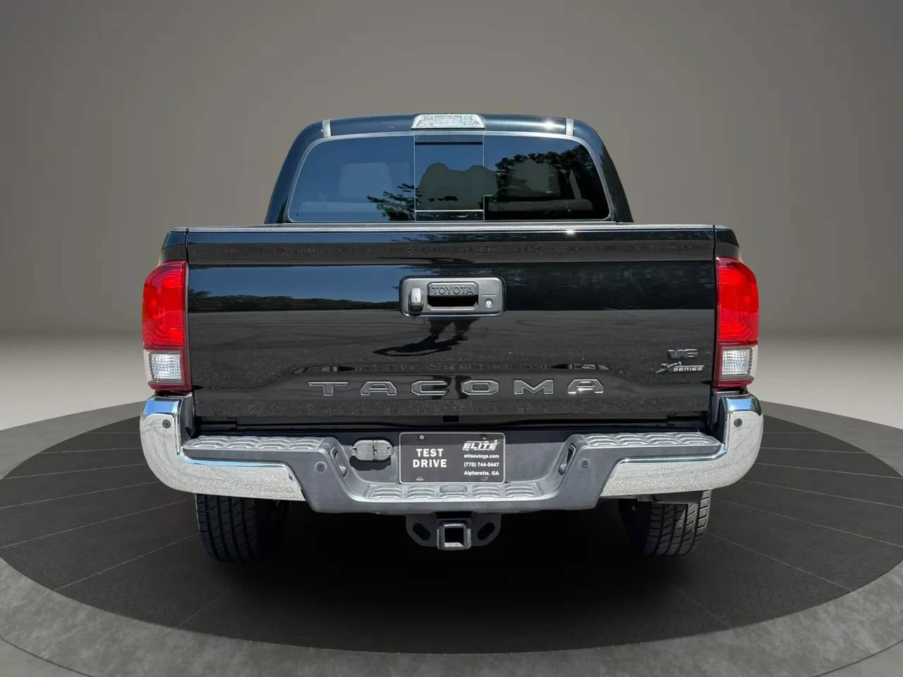 Used 2023 Toyota Tacoma SR5 RWD image 5