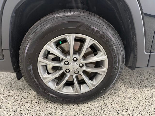 Used 2022 Jeep Cherokee Latitude Lux w/ Mopar Interior Package AWD/4WD image 36
