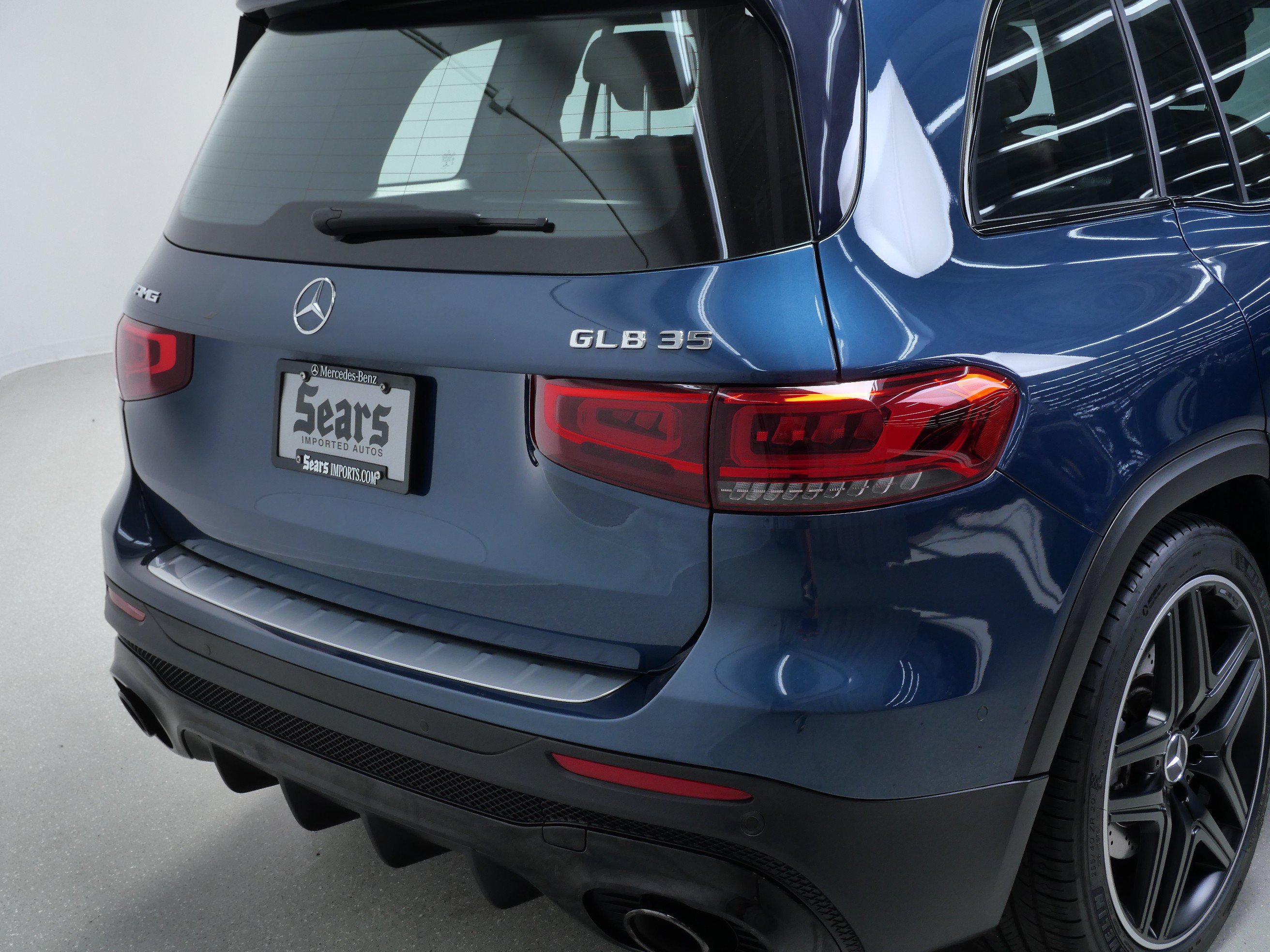 Certified 2022 Mercedes-Benz GLB 35 AMG 4MATIC image 5