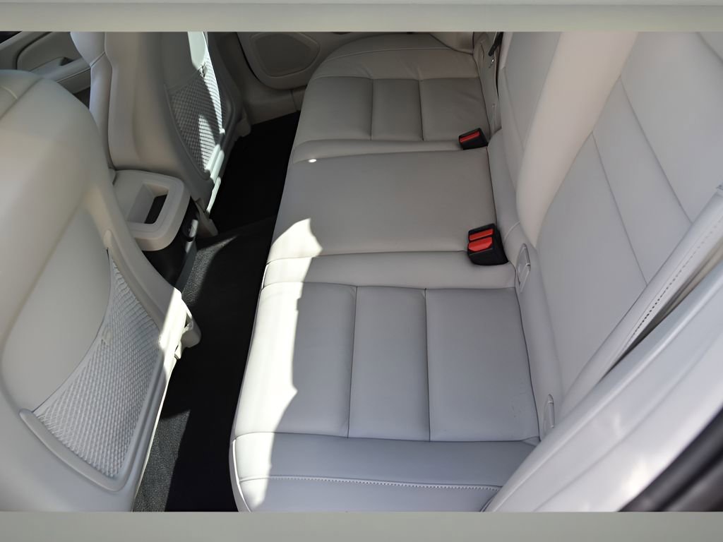 Used 2025 Volvo S60 B5 Plus FWD image 15