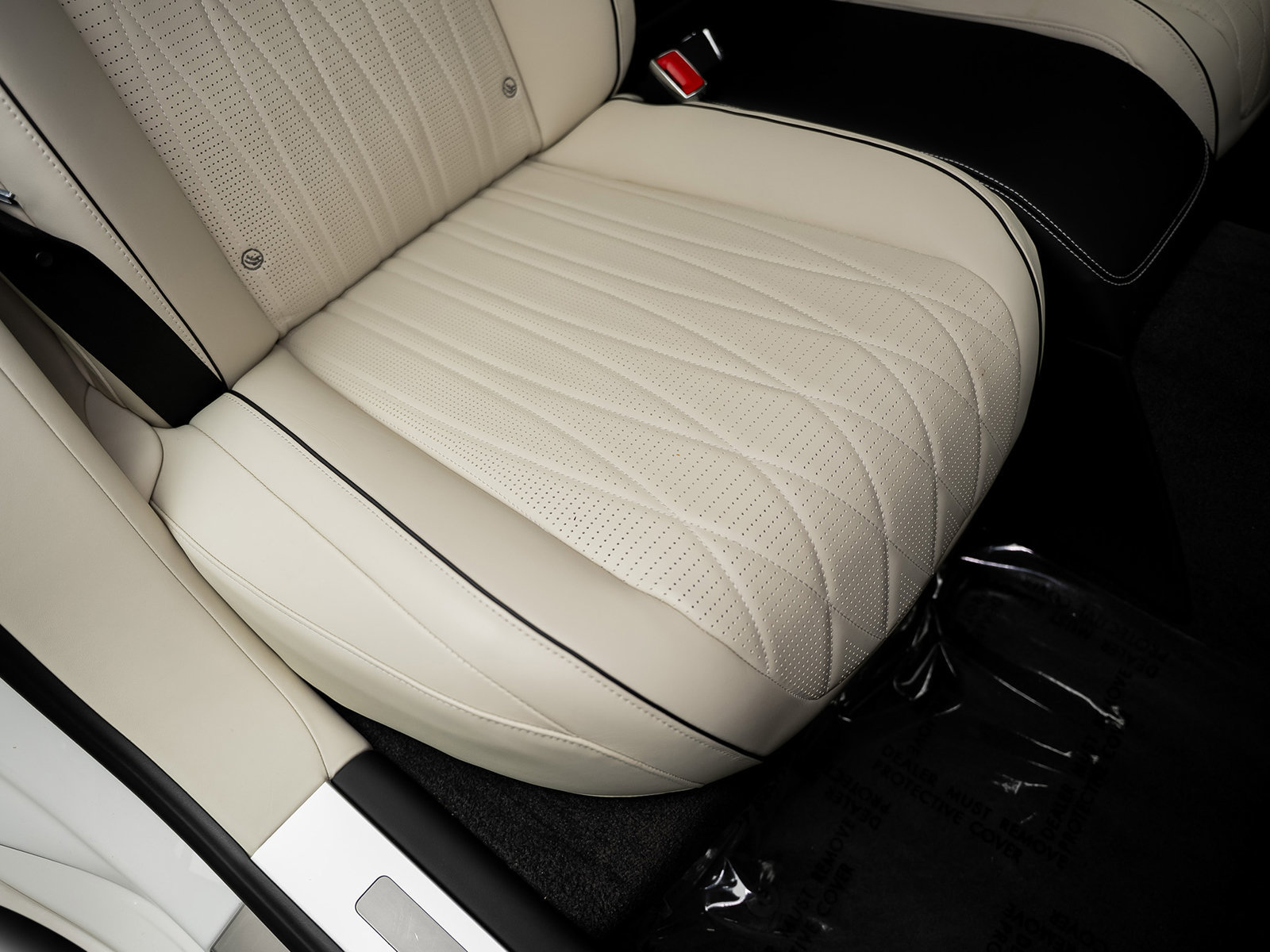 Used 2022 Bentley Flying Spur Plug-In Hybrid AWD/4WD image 36