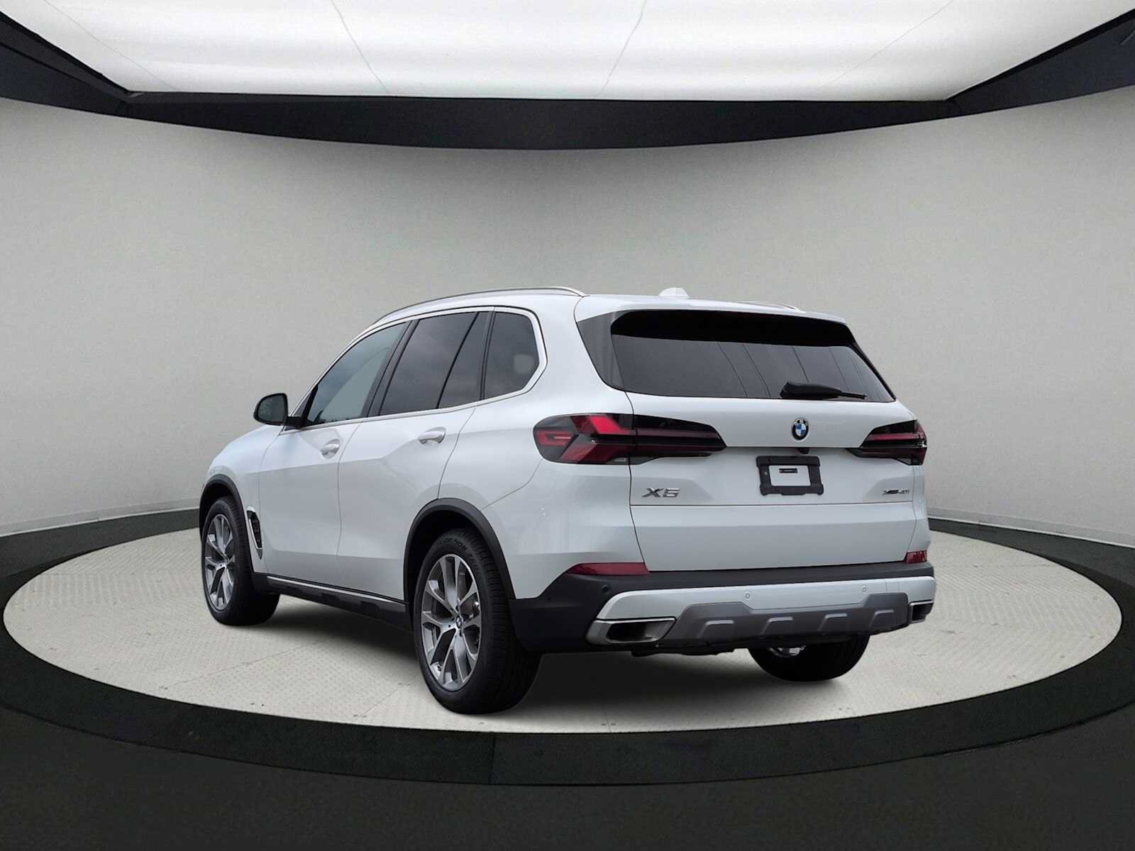 Certified 2024 BMW X5 xDrive40i w/ Executive Package AWD/4WD image 6