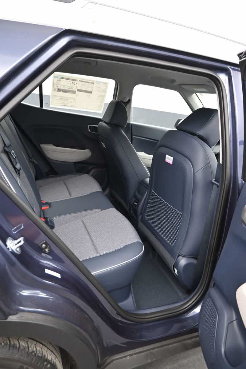 New 2026 Hyundai Venue SEL FWD image 12