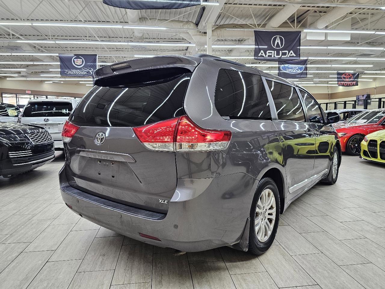 Used 2013 Toyota Sienna XLE image 6