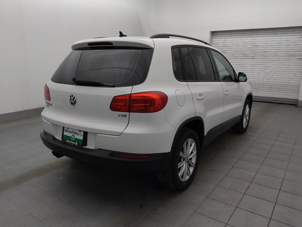 Used 2017 Volkswagen Tiguan Limited w/ Premium Package image 9