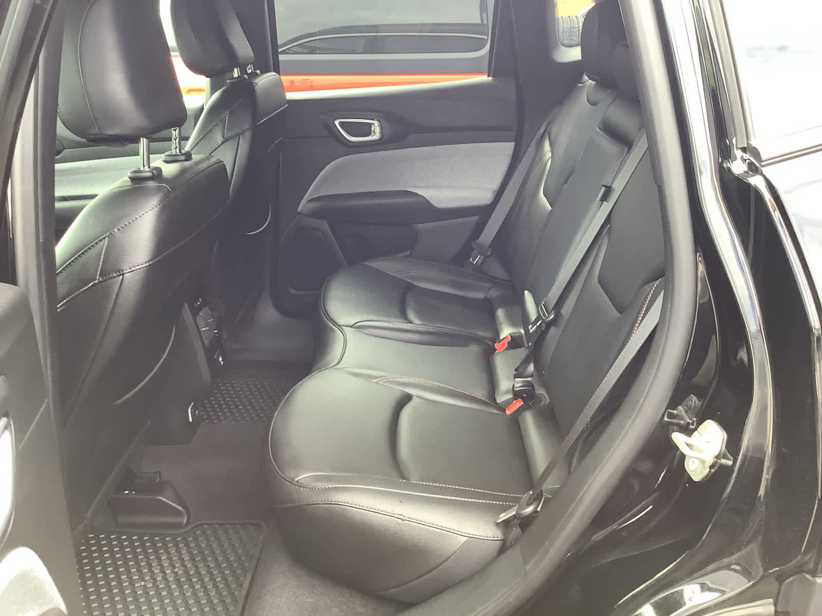 Used 2024 Jeep Compass Latitude image 9