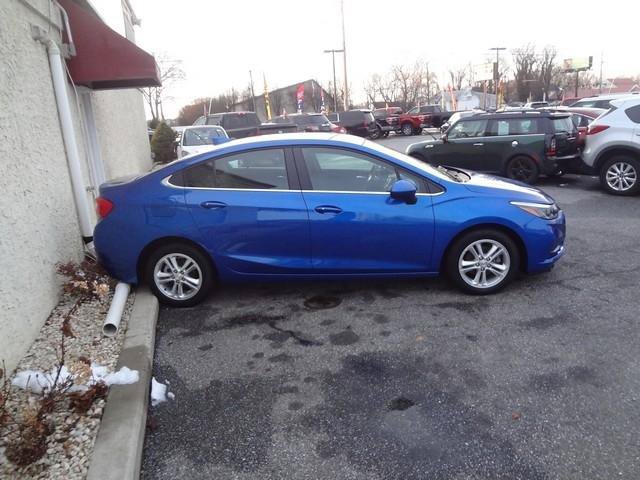 Used 2018 Chevrolet Cruze LT FWD image 4