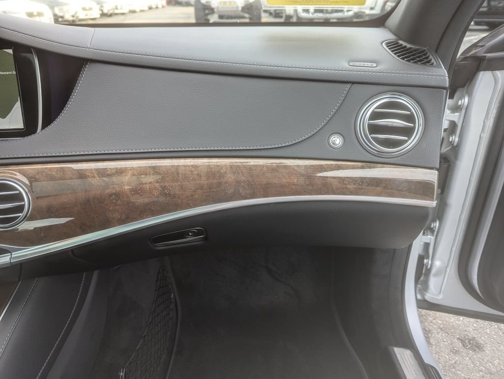 Used 2016 Mercedes-Benz S 550 4MATIC Sedan image 36