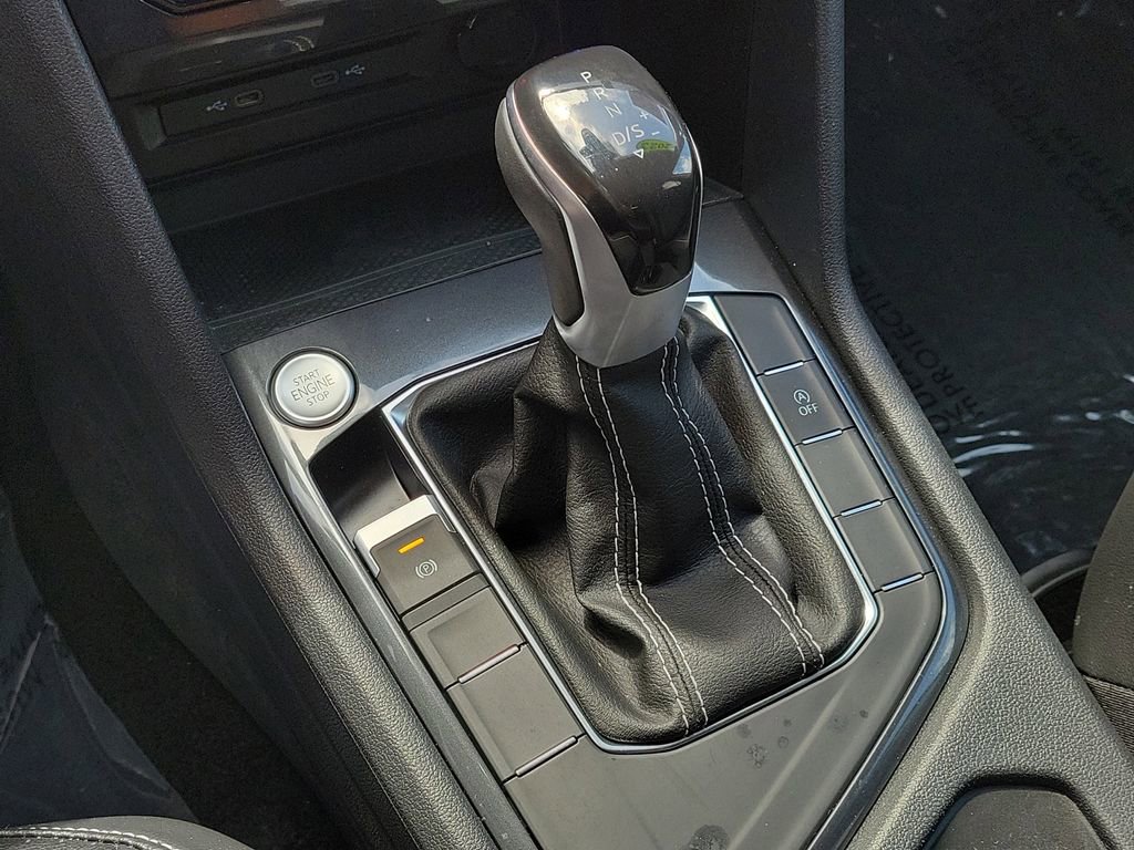 Used 2023 Volkswagen Tiguan SE image 25