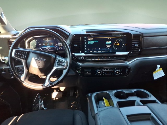 Used 2023 Chevrolet Silverado 1500 RST w/ Z71 Off-Road Package AWD/4WD image 6