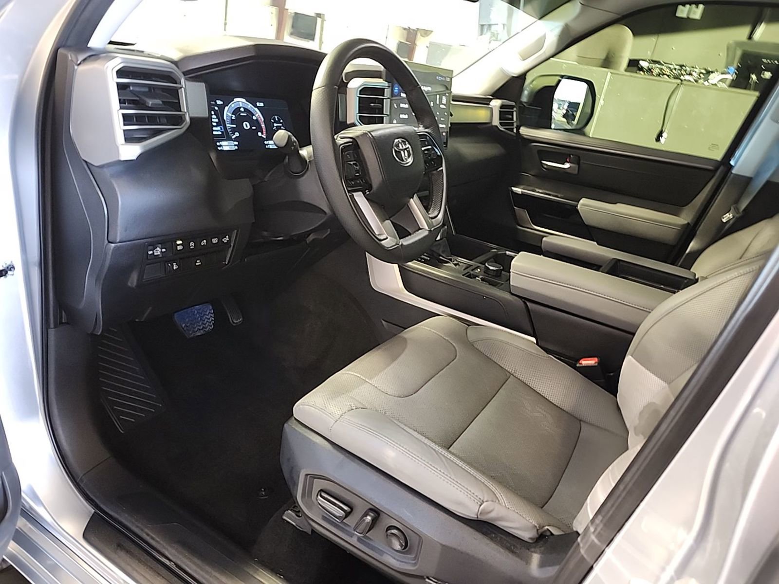 Used 2024 Toyota Tundra Limited image 7