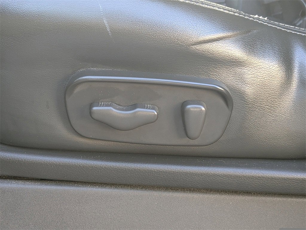 Used 2020 Nissan Frontier PRO-4X w/ Pro-4x Utility Package image 19