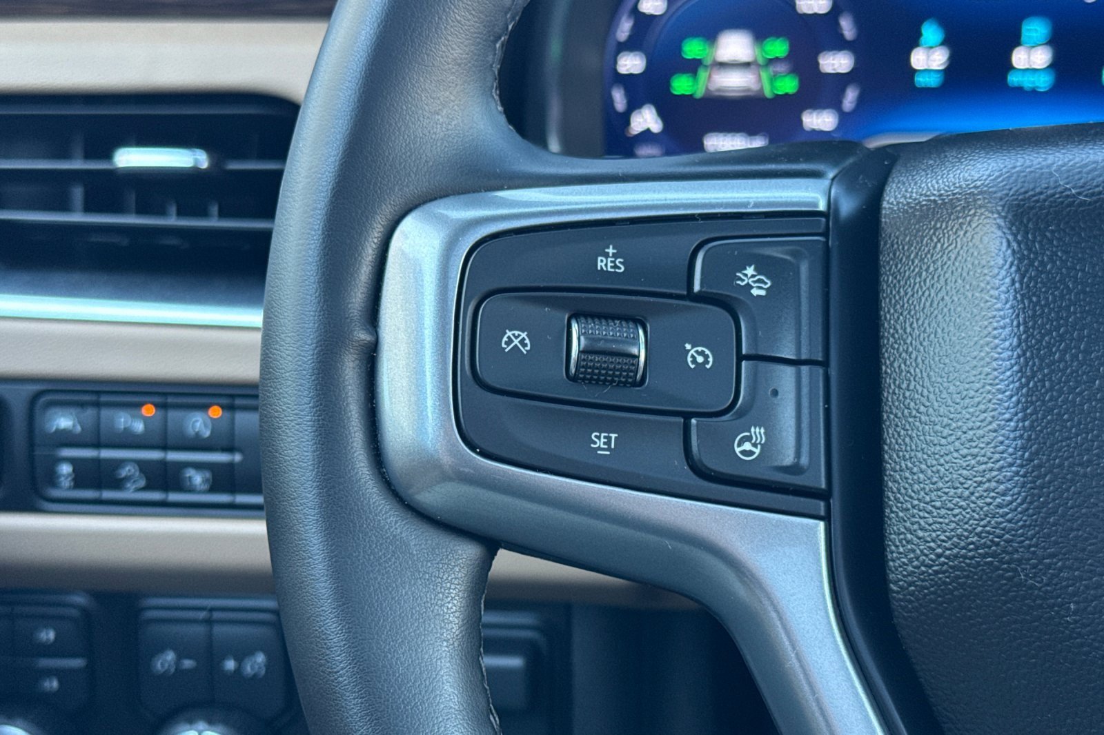 Used 2024 Chevrolet Suburban Premier w/ Texas Edition image 32