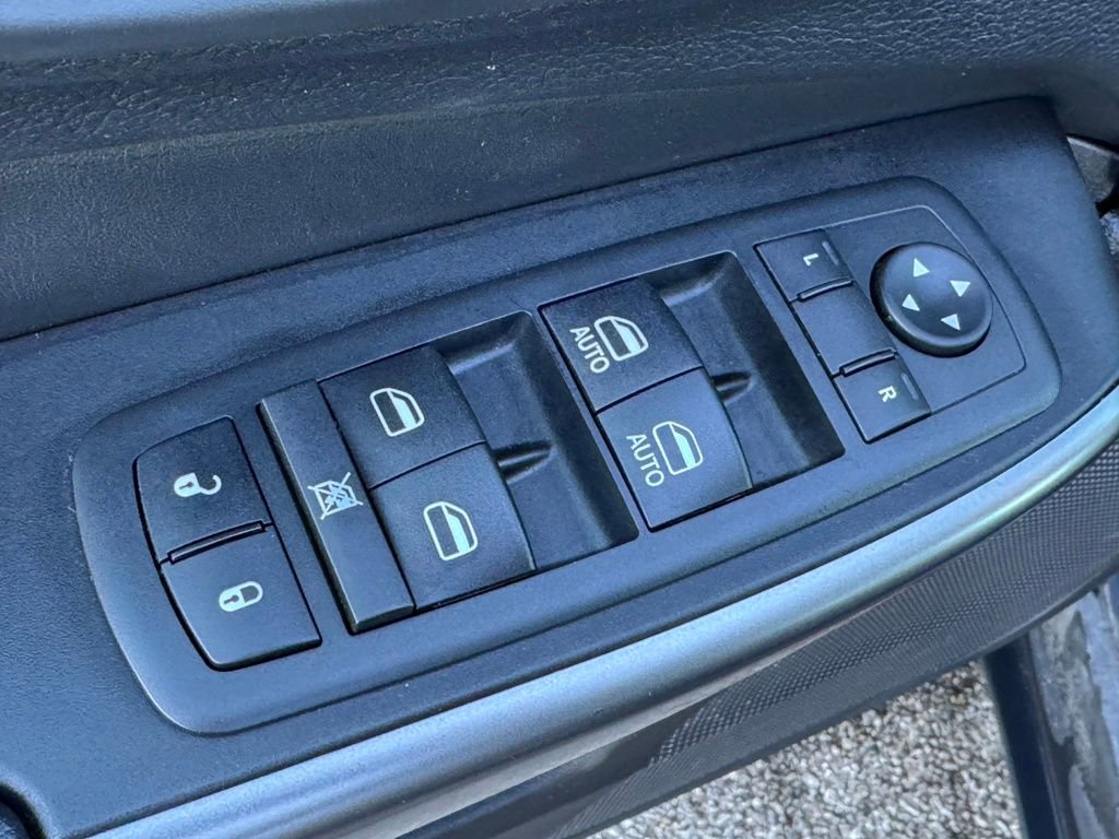 Used 2020 Jeep Cherokee Limited image 16